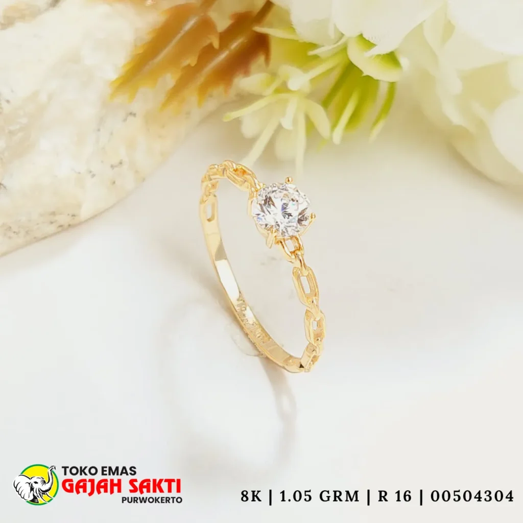 Cincin emas 8 karat dari Toko Gajah Sakti Purwokerto, cocok untuk pernikahan dan hadiah istimewa.
