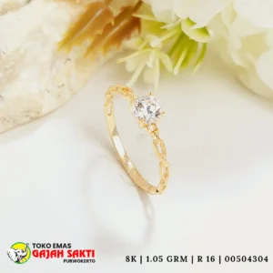 Cincin emas 8 karat dari Toko Gajah Sakti Purwokerto, cocok untuk pernikahan dan hadiah istimewa.